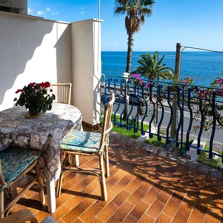 Lägenhet Taormina Sea House SantʼAlessio Siculo